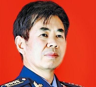 大校军衔相当于什么官，大校军衔到地方是什么级别不或职务？图4