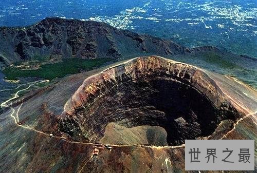 世界上最大的火山，黄石火山即将喷发毁灭美国