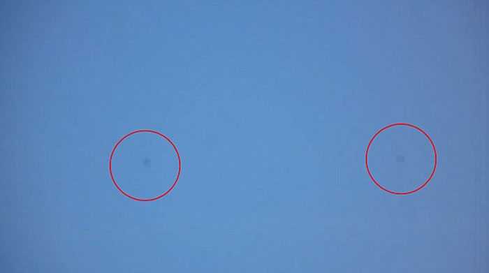 英国利物浦上空现疑似UFO，半空悬浮似气球