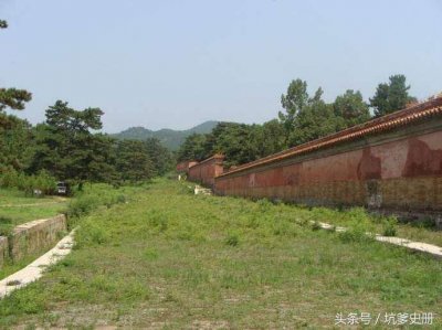 ​乾隆陵墓被盗时的“灵异事件”:石棺跳下龙床，挡住了石门