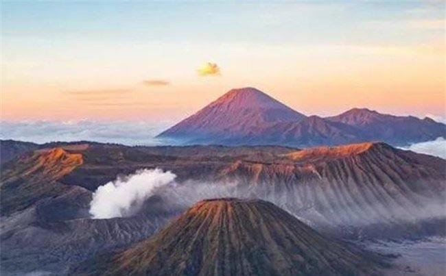 探秘一盆水就可以浇灭的火山 布卡斯火山比较矮小(高只有一米)  3