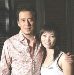 ​杨坤老婆白雪分手原因，45岁至今未婚背后心酸故事